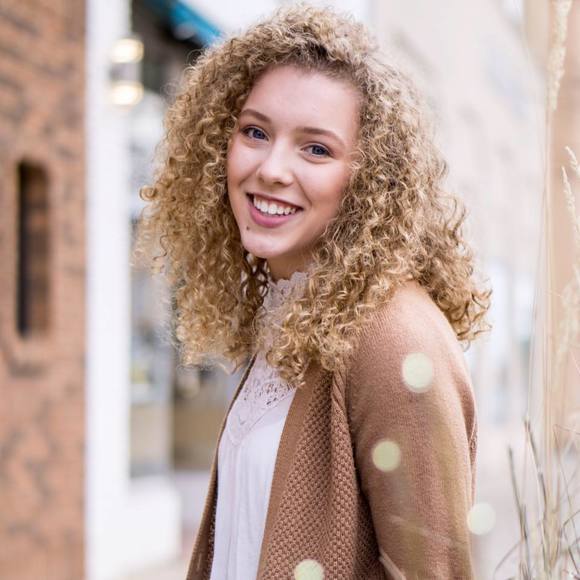 Meet your Posher, Haley - Picture 1 of 1